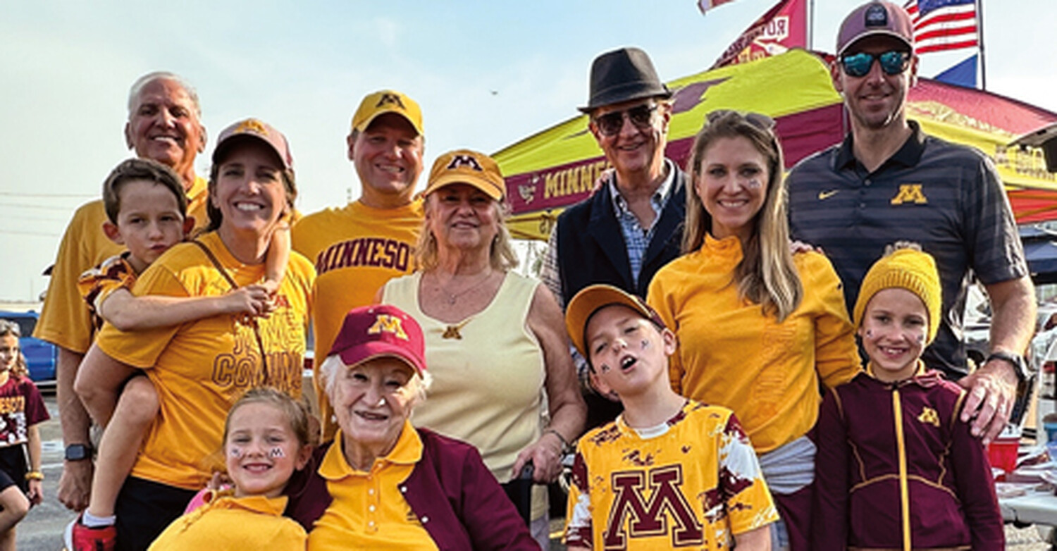 Pink Says She and Carey Hart 'Almost Didn't Make It' to 18th Wedding  Anniversary, image size:1500x782